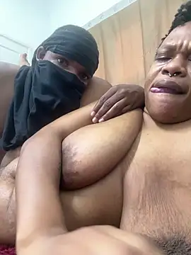 Snapshot of Boneca25 chatting on April 14, 2026, 8:19 am Boneca25 online show from April 14, 2026, 8:19 am