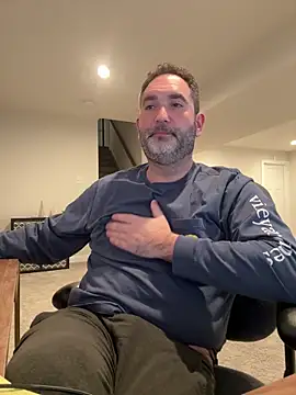 Snapshot of harrychest chatting on April 2, 2026, 5:30 pm harrychest online show from April 2, 2026, 5:30 pm