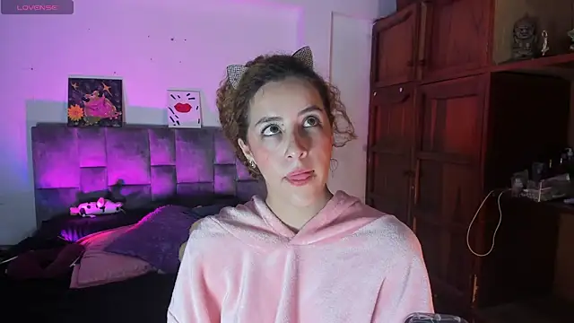 Isangel  online show from October 6, 2025, 6:14 am