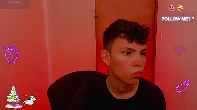 Snapshot of Alexxx_lov chatting on February 3, 2026, 12:32 pm Alexxx lov online show from February 3, 2026, 12:32 pm