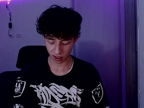 Juanmres online show from February 27, 2026, 11:59 pm