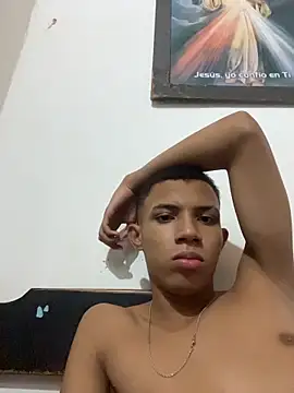 Alvarozzxv online show from November 22, 2025, 6:01 am