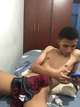 Alvarozzxv online show from January 27, 2025, 9:13 am