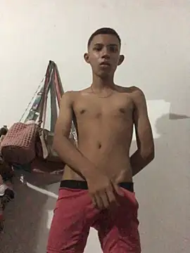 Alvarozzxv online show from February 28, 2025, 5:15 am