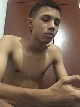 Alvarozzxv online show from January 29, 2025, 4:26 am