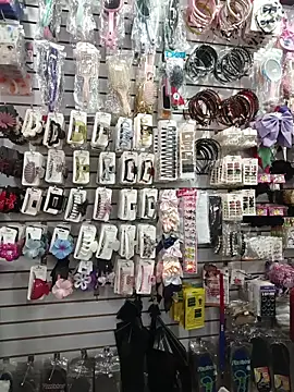 Vale Saenzz online show from December 19, 2025, 10:12 pm