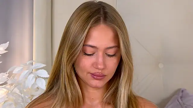 ur wet dreams online show from September 28, 2025, 1:29 pm