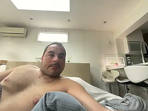 justeqqun online show from March 8, 2026, 11:13 am