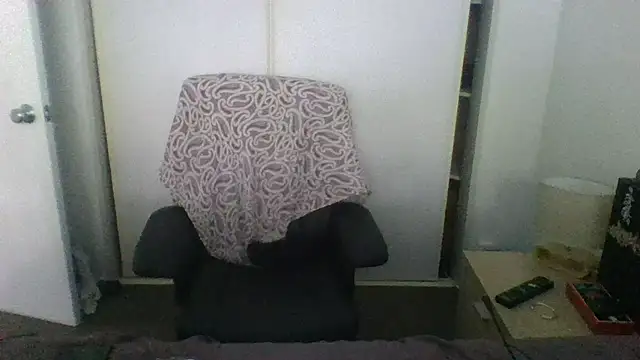 Snapshot of TAIZWRLD chatting on November 6, 2025, 7:18 pm TAIZWRLD online show from November 6, 2025, 7:18 pm