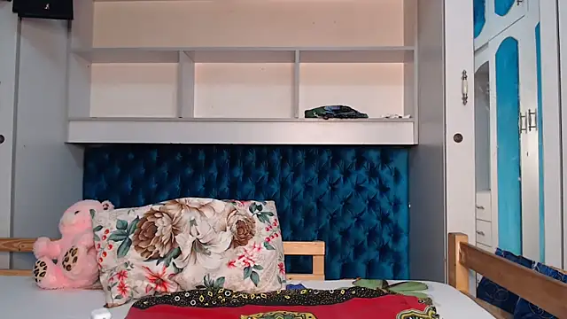 Snapshot of YoungDiva69 chatting on March 1, 2026, 9:26 pm YoungDiva69 online show from March 1, 2026, 9:26 pm