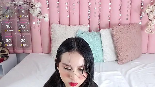 Snapshot of LalyCastro chatting on November 7, 2025, 2:43 pm LalyCastro online show from November 7, 2025, 2:43 pm