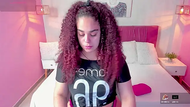 Snapshot of ninna_curly chatting on March 18, 2025, 4:07 am ninna curly online show from March 18, 2025, 4:07 am