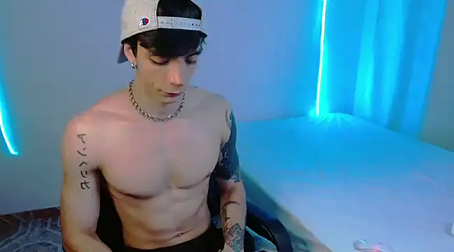 H3ll B0I online show from February 9, 2025, 9:16 am