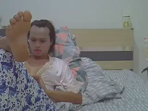 Snapshot of TSCHERRYANDPINKY chatting on October 22, 2025, 5:34 pm TSCHERRYANDPINKY online show from October 22, 2025, 5:34 pm