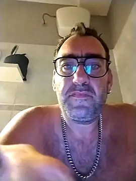 Snapshot of Hardasanut chatting on October 7, 2025, 9:49 pm Hardasanut online show from October 7, 2025, 9:49 pm