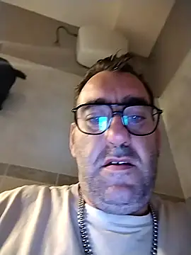 Snapshot of Hardasanut chatting on October 6, 2025, 9:37 pm Hardasanut online show from October 6, 2025, 9:37 pm