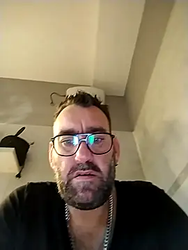 Snapshot of Hardasanut chatting on November 8, 2025, 9:13 am Hardasanut online show from November 8, 2025, 9:13 am