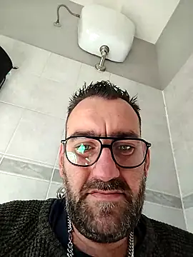 Snapshot of Hardasanut chatting on November 5, 2025, 11:24 am Hardasanut online show from November 5, 2025, 11:24 am