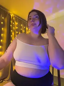 DearAlise online show from February 1, 2025, 9:29 pm