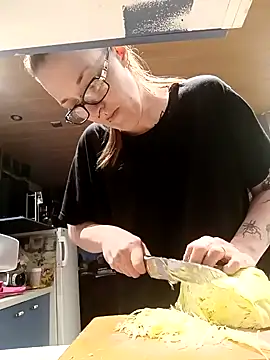 Astrid-Gilbert online show from February 10, 2025, 4:14 pm