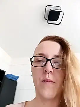 Astrid-Gilbert online show from February 4, 2025, 12:44 pm