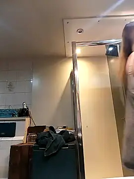 Astrid-Gilbert online show from February 18, 2025, 7:54 am