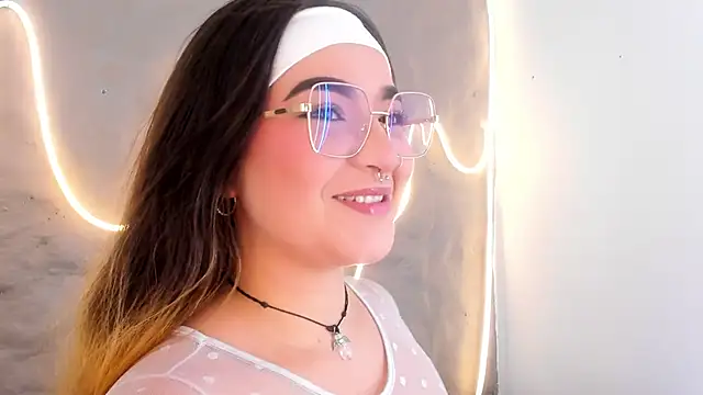 Shanntal  online show from March 11, 2026, 7:30 pm