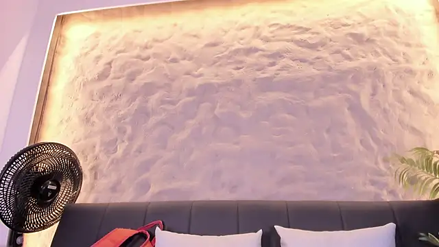 Shanntal  online show from February 28, 2026, 12:27 pm