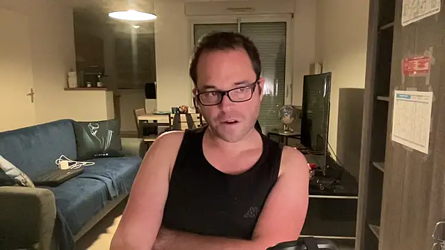 Funnyjul31 online show from November 21, 2025, 7:24 pm