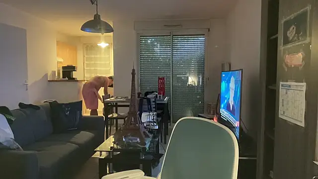 Funnyjul31 online show from April 18, 2026, 11:34 am