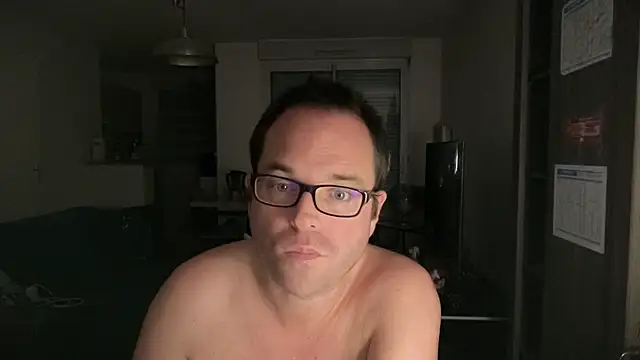 Funnyjul31 online show from November 20, 2025, 7:36 pm