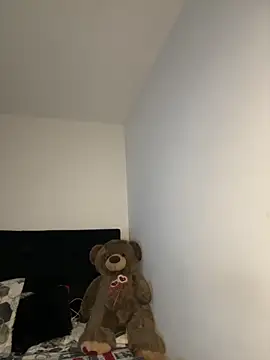 mari pauli x online show from February 11, 2025, 5:05 am