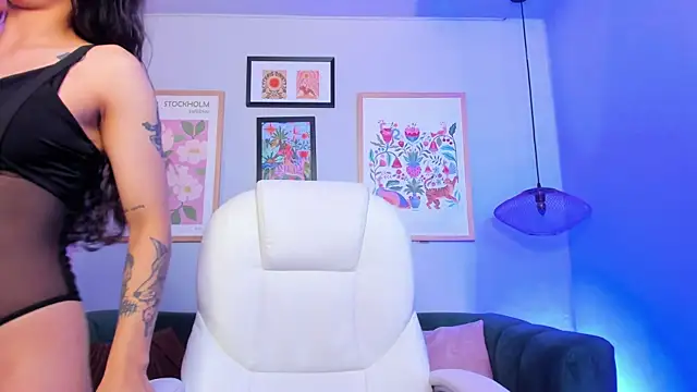 nina  dixon online show from February 14, 2025, 9:10 pm