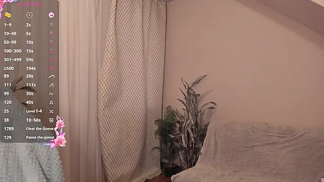 skinnyladyy online show from February 11, 2026, 2:44 am