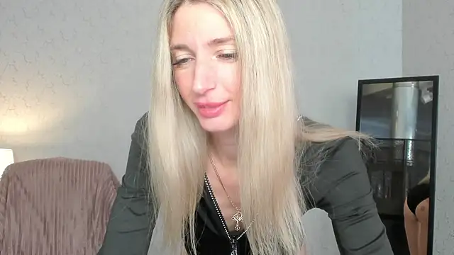 skinnyladyy online show from March 12, 2025, 5:24 am