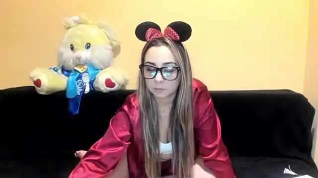 Snapshot of LadyLyanna chatting on November 2, 2025, 10:48 pm LadyLyanna online show from November 2, 2025, 10:48 pm