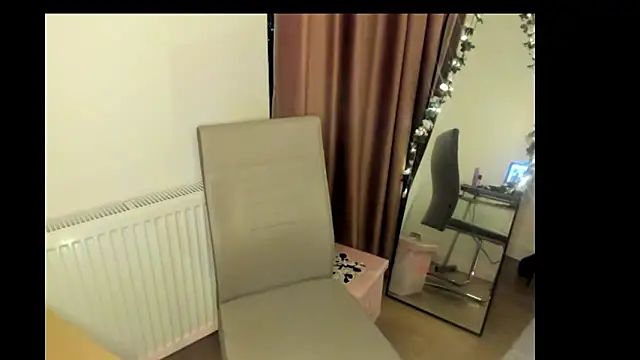 Snapshot of LadyLyanna chatting on March 7, 2025, 6:22 pm LadyLyanna online show from March 7, 2025, 6:22 pm