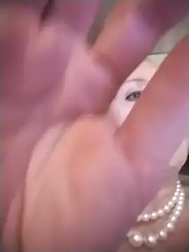 Snapshot of divinaerotica chatting on February 3, 2025, 10:11 pm divinaerotica online show from February 3, 2025, 10:11 pm