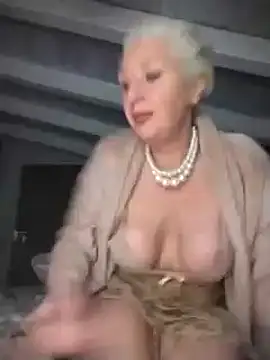 Snapshot of divinaerotica chatting on March 20, 2025, 6:09 pm divinaerotica online show from March 20, 2025, 6:09 pm