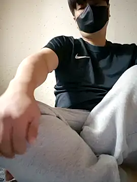 Tyyyggjju online show from October 22, 2025, 3:33 pm