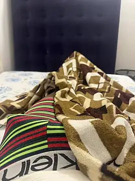 jhonnes  online show from March 13, 2025, 4:05 am