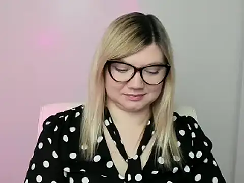 Lola moree online show from October 15, 2025, 12:02 pm