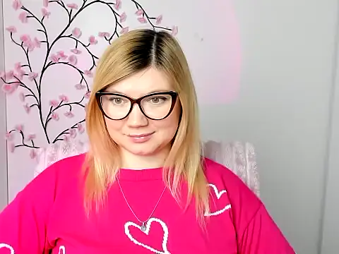 Snapshot of Lola_moree chatting on February 25, 2026, 12:38 pm Lola moree online show from February 25, 2026, 12:38 pm