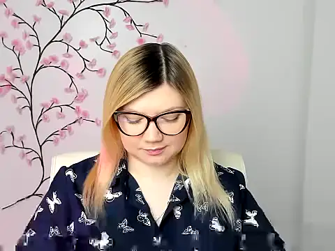 Snapshot of Lola_moree chatting on January 17, 2026, 6:50 am Lola moree online show from January 17, 2026, 6:50 am