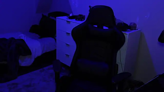 Snapshot of lucas_kazimm chatting on February 20, 2025, 10:15 pm lucas kazimm online show from February 20, 2025, 10:15 pm