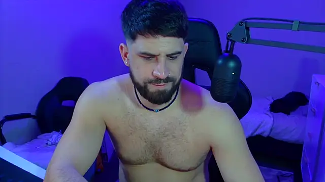 Snapshot of lucas_kazimm chatting on March 4, 2025, 9:43 pm lucas kazimm online show from March 4, 2025, 9:43 pm