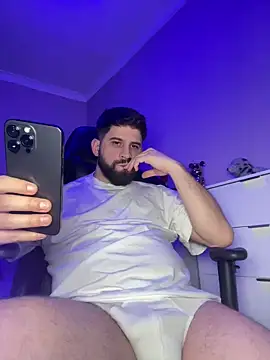 Snapshot of lucas_kazimm chatting on February 25, 2025, 9:58 pm lucas kazimm online show from February 25, 2025, 9:58 pm