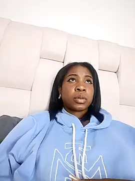 Zaira Rose  online show from April 13, 2026, 5:33 am