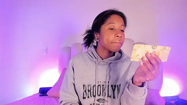 Zaira Rose  online show from November 15, 2025, 1:59 pm