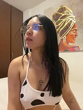Snapshot of eileensophi chatting on October 7, 2025, 3:07 am eileensophi online show from October 7, 2025, 3:07 am